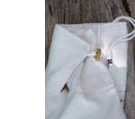 laundry bag products-white collar detail-100Wx133Hwith 50 LHmargin copy